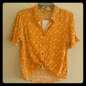 Jolt ~ New button down floral blouse